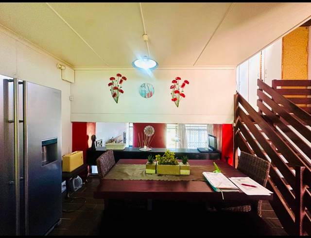2 BEDROOM DUPLEX FOR SALE IN WOODHAVEN